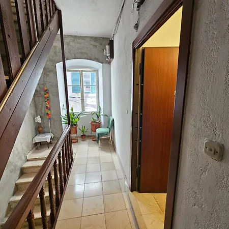 Center Room D16 In The Ancient Roman Palace Split Exterior photo